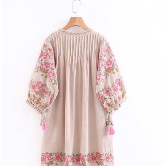 🌸💕NWT BOHO floral embroidered dress💕🌸 - Picture 4 of 7